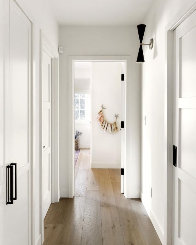 Happy Saturday, beautiful friends!  I hope you're weekend is as bright and beautiful as this sweet little space from our #4ptclientnapachicmeetshamptonsfarmhouse project! 🤍

Swipe thru and head right down this gorgeous hallway to see this charming space! 

Architectural + Interior Design-Build: @4ptdesignbuild
Photography: @public311design 

#cleanfreshmodern #interiorsforrealliving #losangeles #kidsroomdecor #4ptdesignbuild