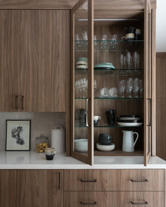 It’s Showcase season and THIS beautiful butler’s pantry, (and all its perfect details and massive storage), is on my mind this morning! I’ve always LOVED the concept of this type of space. Sometimes referred to as a scullery, this functional space historically served as a place for a staff to polish, prep, and store elegant serving pieces (china, silver, etc.). Built adjacent to the main kitchen and dining spaces, it has become one of the most requested items on our client’s remodeling vision lists! We’ve  designed and built a few of these magical spaces over the years and they are certainly one of our favorite spaces to craft! From primary en suites and luxury executive offices, to kitchens and dining rooms, the options and creative design opportunities to add a little practical function and elegant beauty to your home or offices are limitless! In this version, our concept was to focus on coffee, wine, and dessert! Who’s ready for a latte? 

Happy Saturday, lovelies! xx

Interior Architecture and Design @4ptdesignbuild 
Photography @amybartlam 

cleanfreshmodern #interiorsforrealliving #losangeles #pasadenashowcasehouse #butlerspantry #scullery 
As seen in @forbes @aspiredesignandhome @hgtv 

#fromwhereistand
#sharemystyle
#roomhints
#beachhousedesign
#makehomeyours
#thehappynow
#flashesofdelight
#fromwhereistand
#archilover
#softminimalism
#interiordesignersofinsta
#coastalinteriors
#californiainteriordesign
#wearevivir 
#mybhg 
#howyouhome
#mycovetedhome
#lonnyliving
#loveyourhabitat
#showmeyourstyled
#decorcrushing
#prettylittleinteriors
