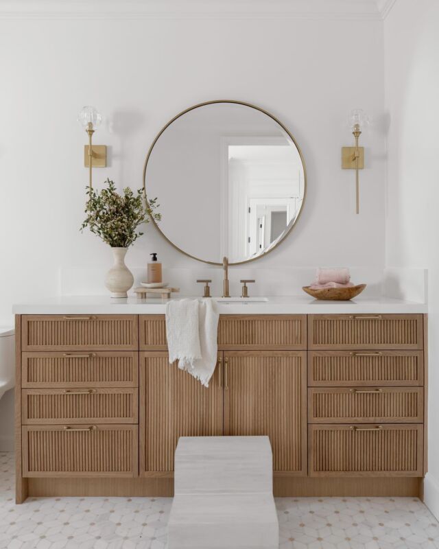 Soft tones, organic neutrals, touches of blush pink, and layers of texture.  What a heavenly space for little girls to dream in! 🤍 #dreamhome #sophisticatedstyle #kidsbath #kidsbathroomdesign 

Happy Friday! xx

Interior Architecture and Design @4ptdesignbuild 
Photography @public311design 

#cleanfreshmodern #interiorsforrealliving #losangeles #fromwhereistand
#sharemystyle
#roomhints
#bathroomdesign 
#makehomeyours
#thehappynow
#flashesofdelight
#fromwhereistand
#archilover
#softminimalism
#interiordesignersofinsta
#coastalinteriors
#californiainteriordesign
#wearevivir 
#mybhg 
#howyouhome
#mycovetedhome
#lonnyliving
#loveyourhabitat
#showmeyourstyled
#decorcrushing
#prettylittleinteriors