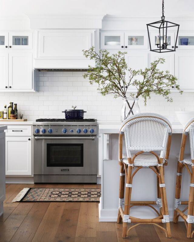 Another day. Another beautiful kitchen. Another lovely inspiring moment — and in a world where there is so much pain, fear, hate, violence, and greed — when marching, watching, comforting, and praying seems to be all we can do — it’s also important to remember the beautiful things we have the privilege to create, and the people, clients, communities, and work we love to do, that sustain us in these horrific times. xx, L

Sending out love and prayers to all. 

Interior Architecture and Design Build @4ptdesignbuild | Photography @zekeruelas 

#stayvigilant #stayhopeful #staykind #staypositive #spreadlove #prayerispowerful #grateful #kitchenandbathdesigner #californiadesign #cleanfreshmodern #interiorsforrealliving #designedforwellness #kitchendecor #kitchenideas #virtualconsultation #westlakevillage #thousandoaks #losangeles