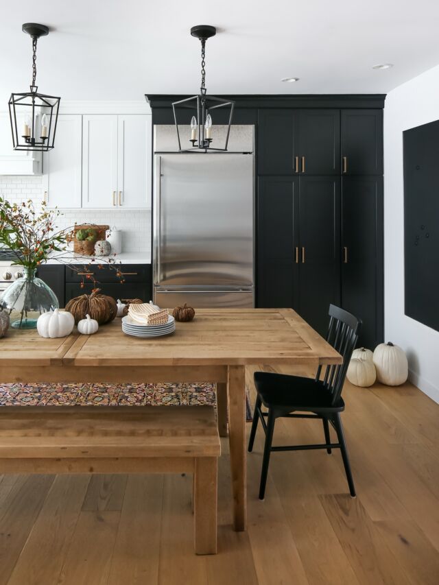 Fall is here and I’m feeling ALL the nostalgia, gratitude, and sweetness that preparing for the holidays brings!  Feeling blessed by cooler California temps, pumpkins on porches in my neighborhood, early evening walks, and the annual decorating rituals with family. 🍂 And always grateful to have amazing clients and the privilege of crafting wonderful homes like this one! #extraordinaryremodel #4ptclientbythebeach 

Have a great weekend, my lovelies!!! 🍂 Happy Fall! 

Interior design and build @4ptdesignbuild 
Photography @ryangarvin 

#cleanfreshmodern #interiorsforrealliving #remodel #losangeles #calabasas #thousandoaks #interiordesignbuild #fallfeels #fallishere